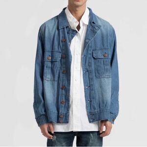 One Teaspoon Men's Blue Lightweight Denim
Jacket(Size Small)